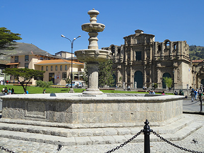 plaza-cajamarca1